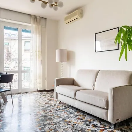 Apartment Bilocale Porta Garibaldi / Nino Bonnet