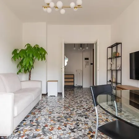 Bilocale Porta Garibaldi / Nino Bonnet Apartment Milan
