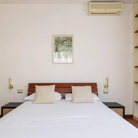 Apartment Bilocale Porta Garibaldi / Nino Bonnet